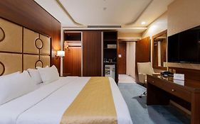 Belvilla Alhamra Vivid Plaza Hotel